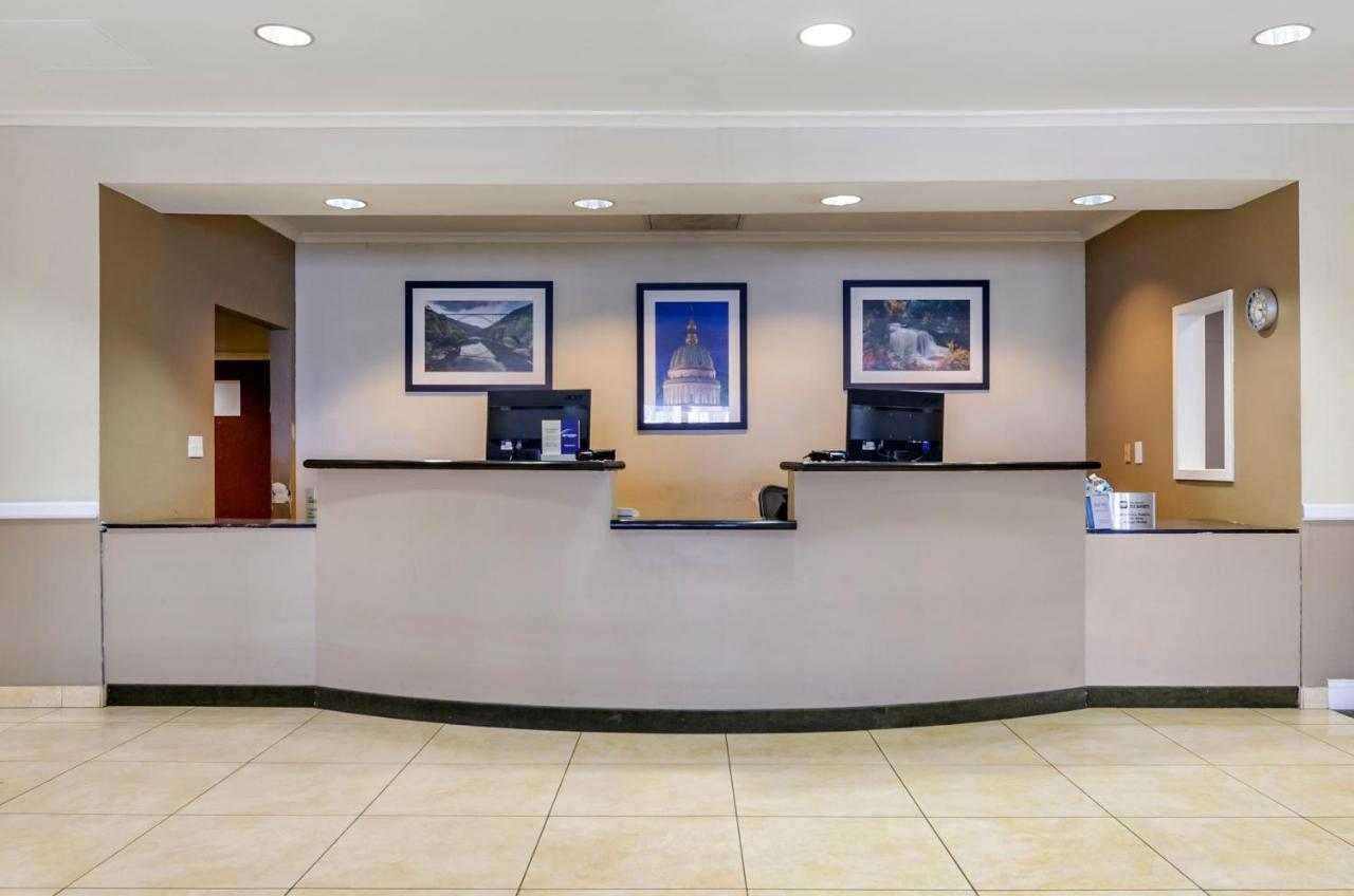Charleston Tower Hotel Exterior photo