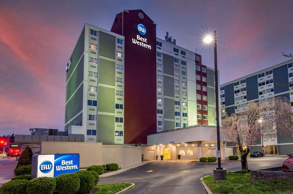Charleston Tower Hotel Exterior photo